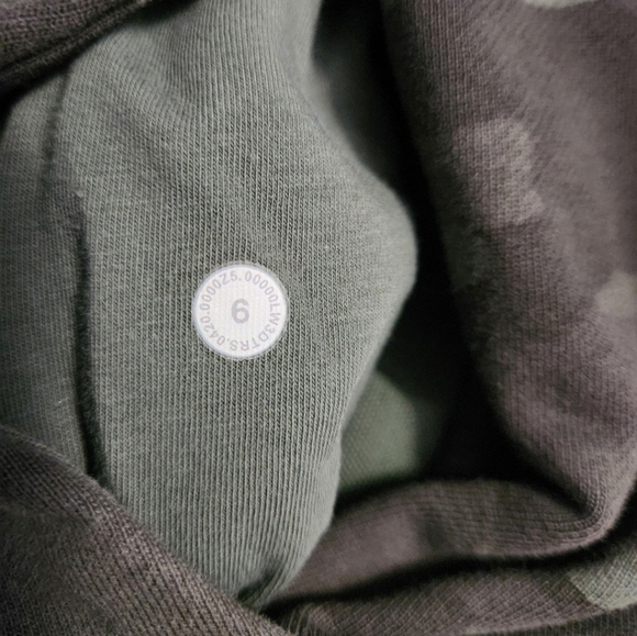 Lululemon Scuba - Picture 4 of 4